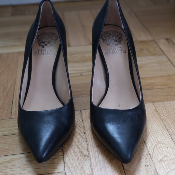 vince camuto black pumps